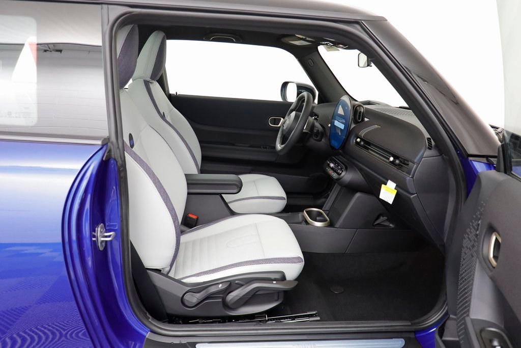 New 2026 MINI Cooper 2-Door Hardtop FWD image 19
