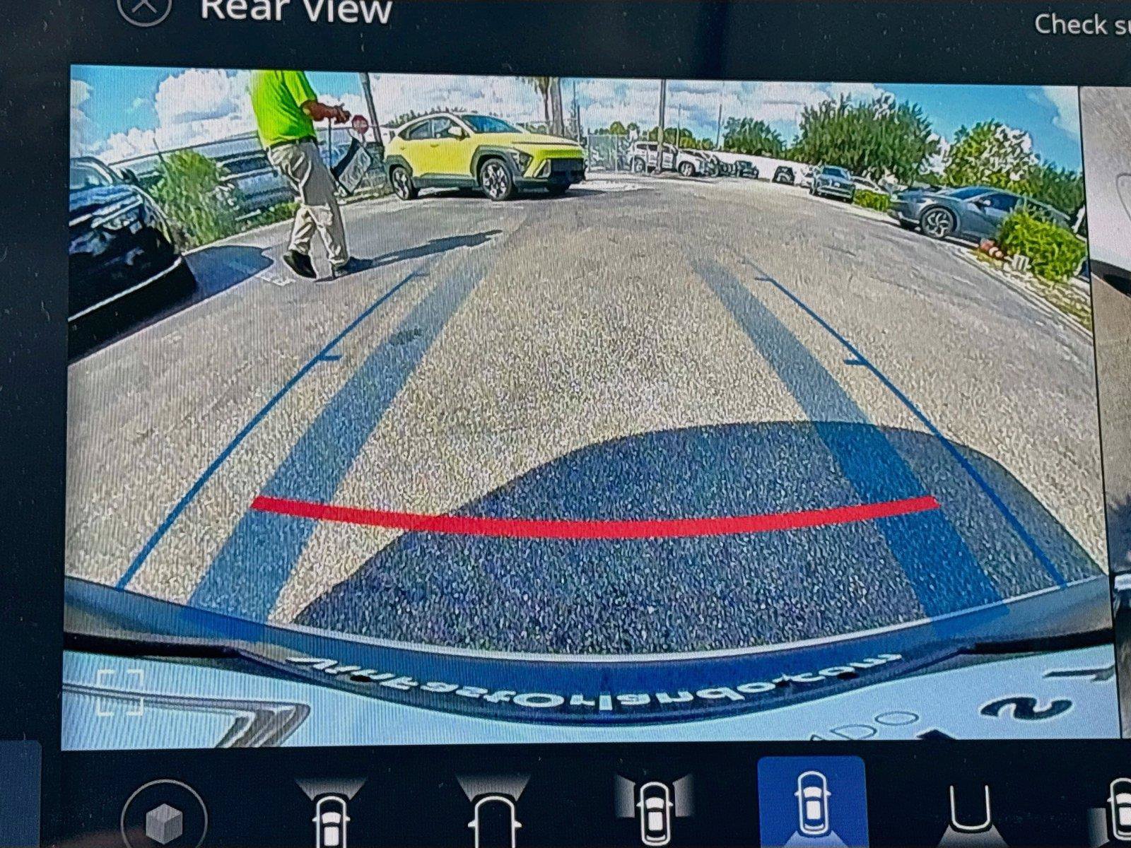 New 2027 VinFast VF 8 Eco AWD/4WD image 13
