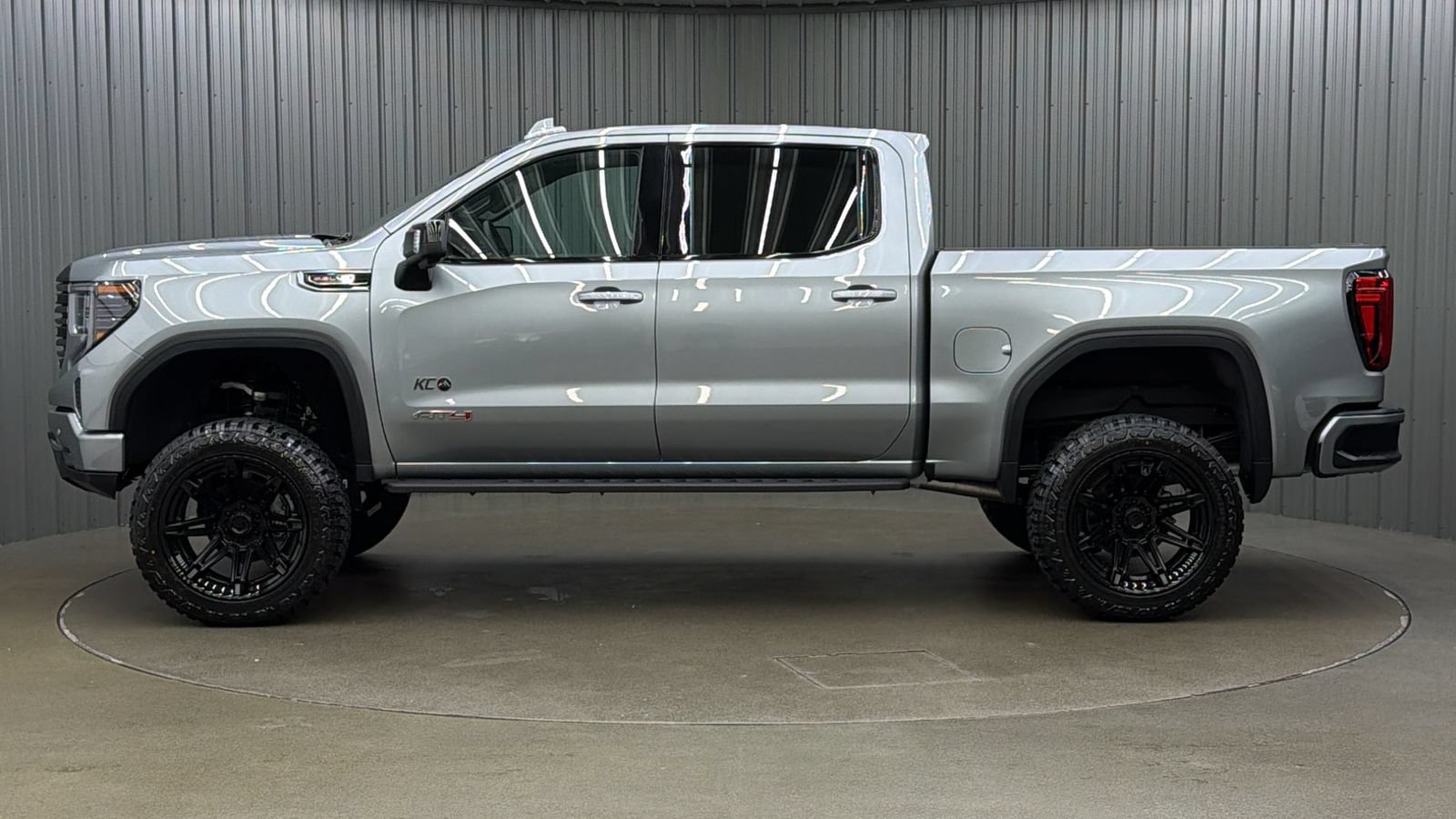 Used 2026 GMC Sierra 1500 AT4 w/ AT4 Premium Package AWD/4WD image 2