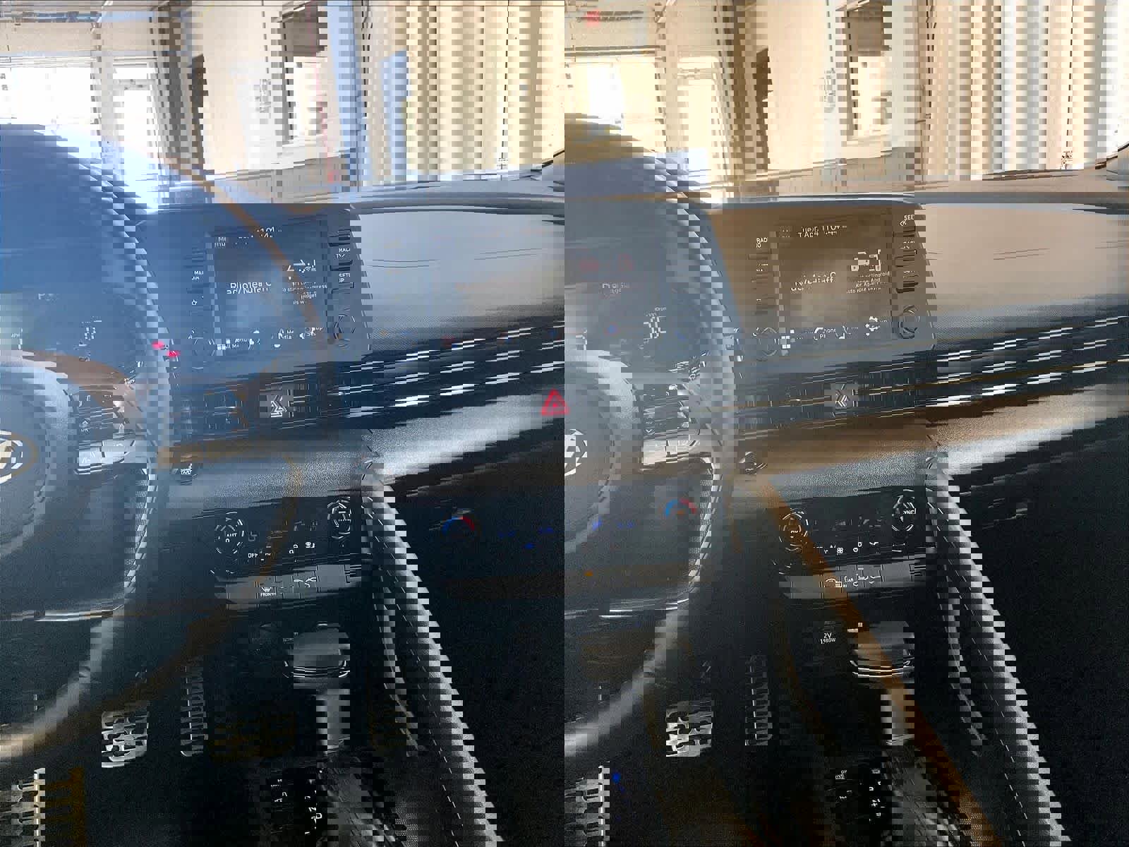 Certified 2025 Hyundai Elantra Sport image 36