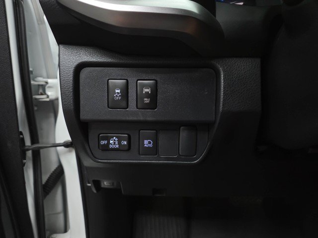 Used 2023 Toyota Tacoma SR5 AWD/4WD image 30