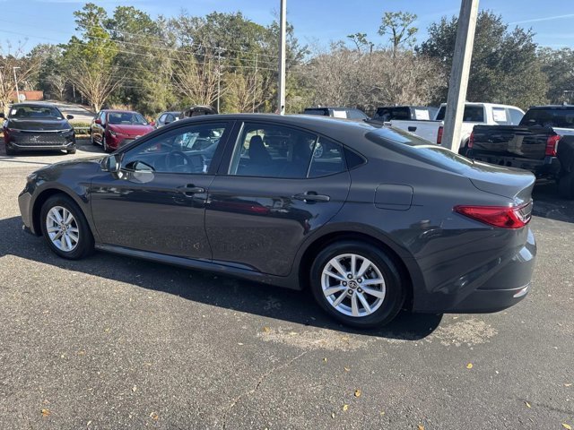 Used 2025 Toyota Camry LE image 4