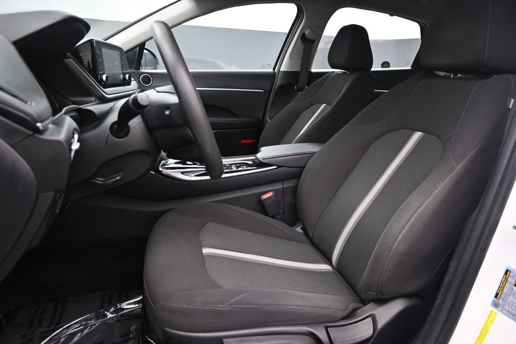 Certified 2022 Hyundai Sonata SE w/ Cargo Package FWD image 11