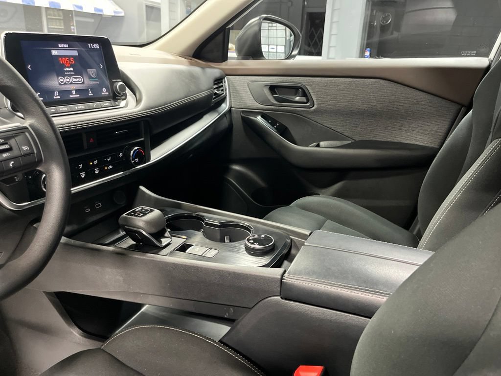 Used 2023 Nissan Rogue S AWD/4WD image 16
