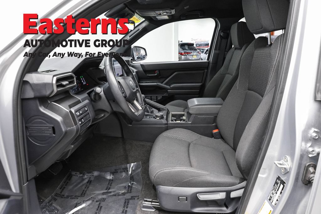 Used 2025 Toyota 4Runner SR5 AWD/4WD image 13