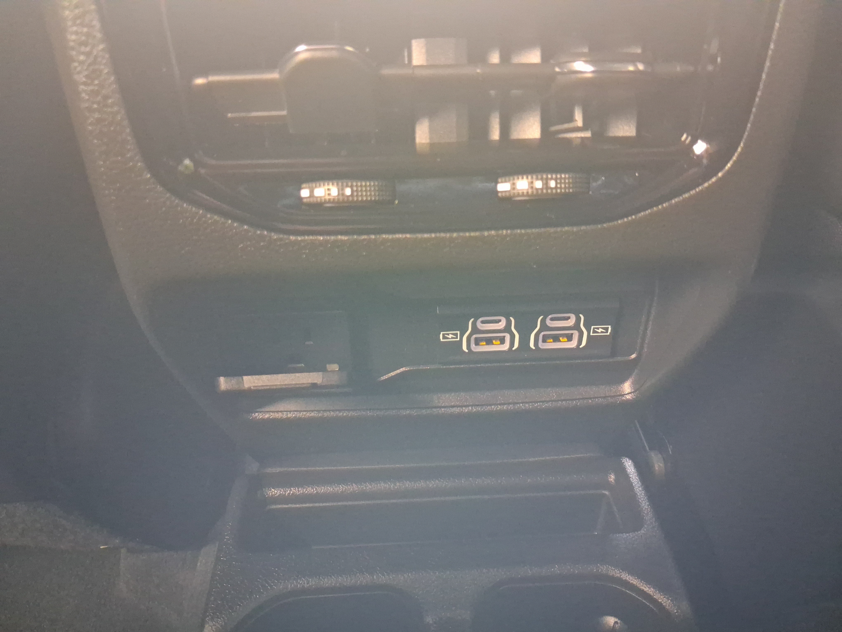 Used 2024 Jeep Grand Cherokee L Altitude RWD image 22