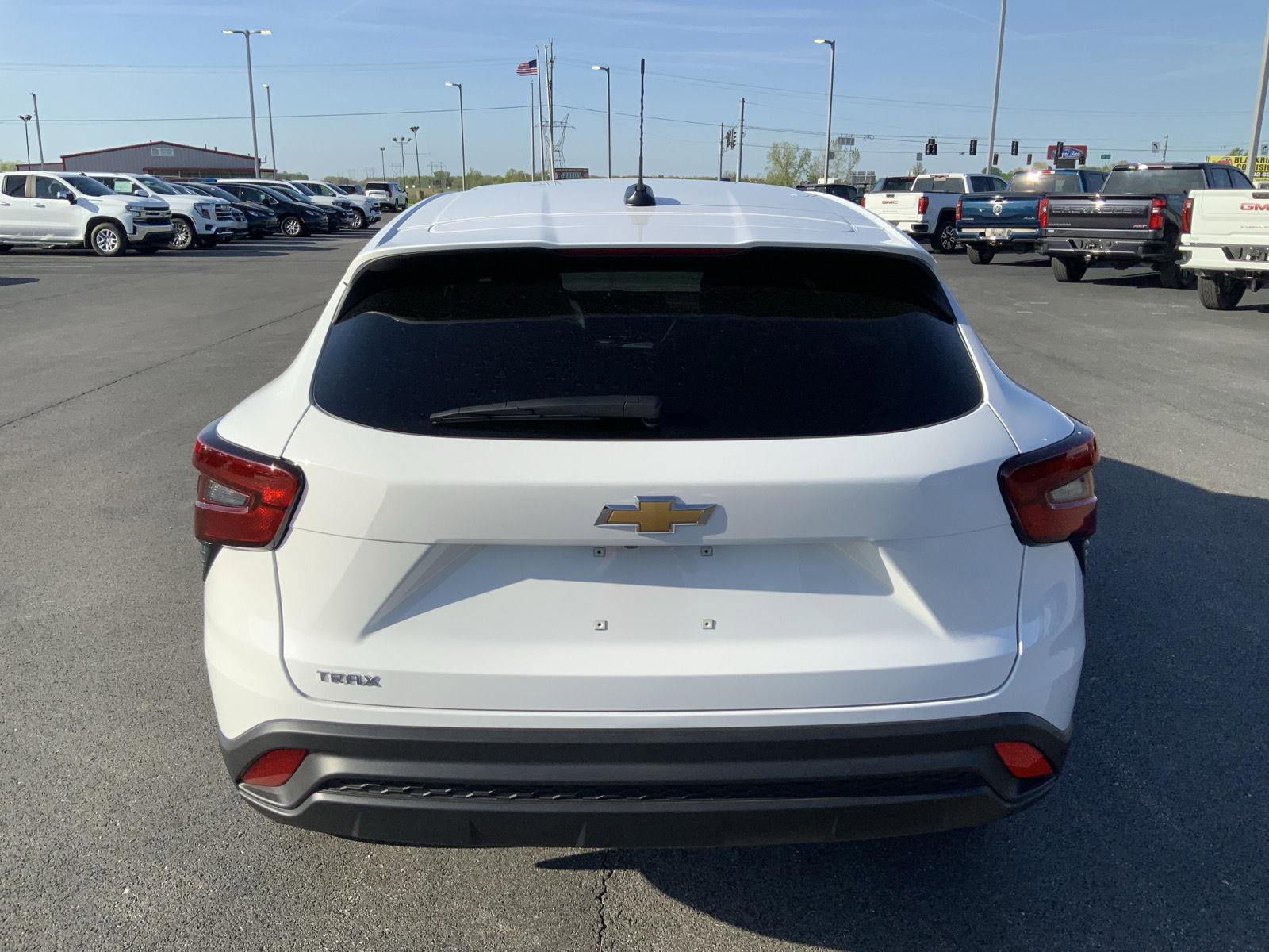 New 2026 Chevrolet Trax LS w/ LS Convenience Package FWD image 9