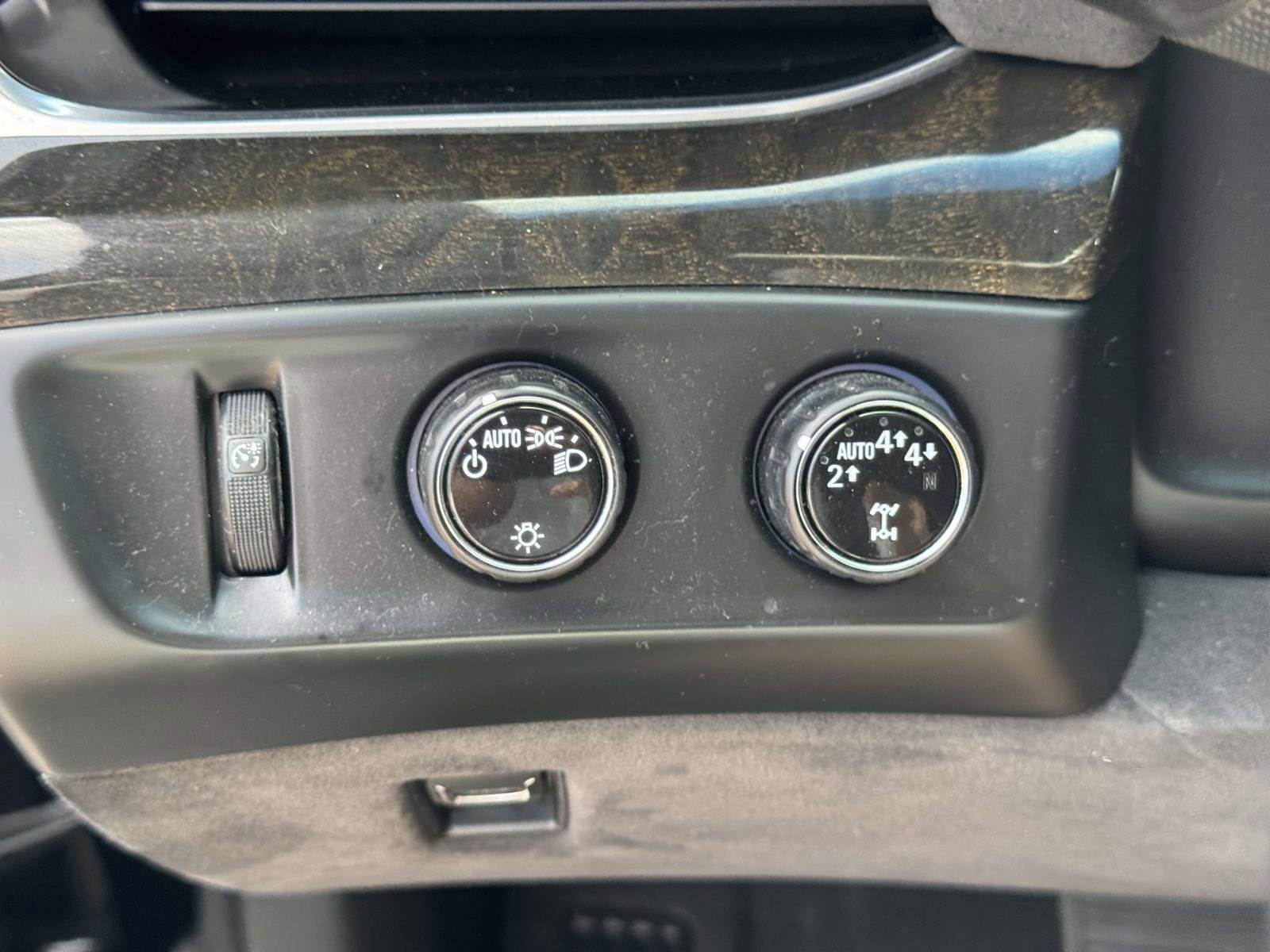 Used 2019 Cadillac Escalade Platinum AWD/4WD image 19