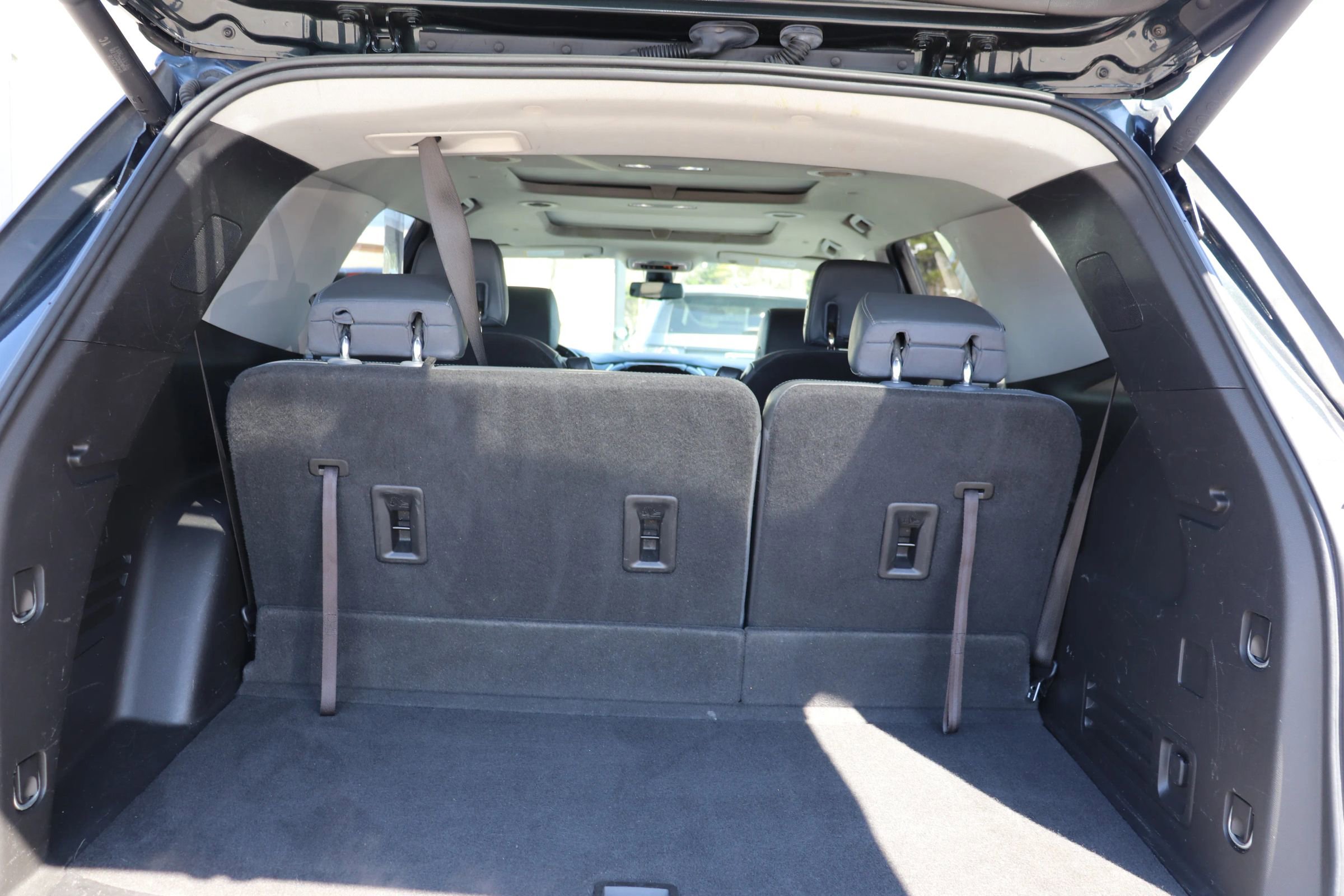 Used 2018 Chevrolet Traverse LT image 14