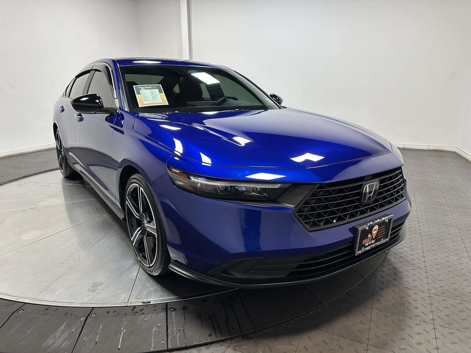 Used 2025 Honda Accord Sport image 2