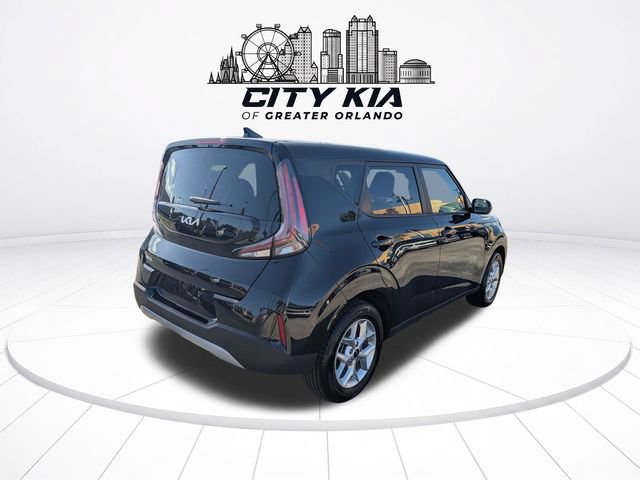Certified 2025 Kia Soul LX w/ LX Technology Package FWD image 6