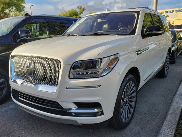 Used 2020 Lincoln Navigator Reserve w/ Luxury Package image 2