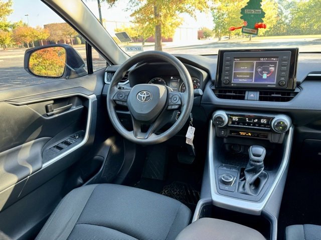 Used 2022 Toyota RAV4 LE image 19