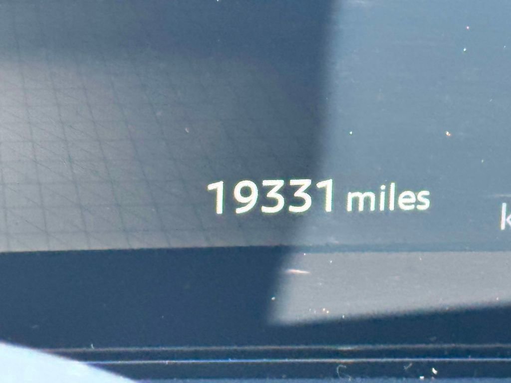 Used 2024 Nissan Ariya FWD image 25