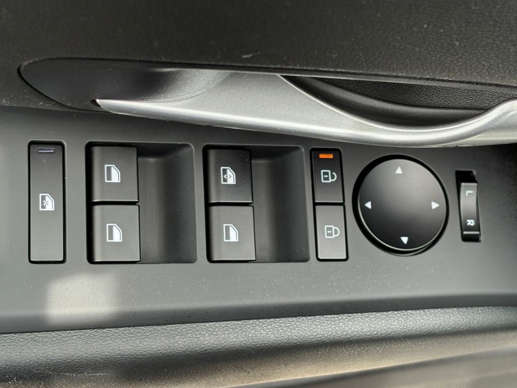 Used 2025 Hyundai Tucson SE FWD image 14