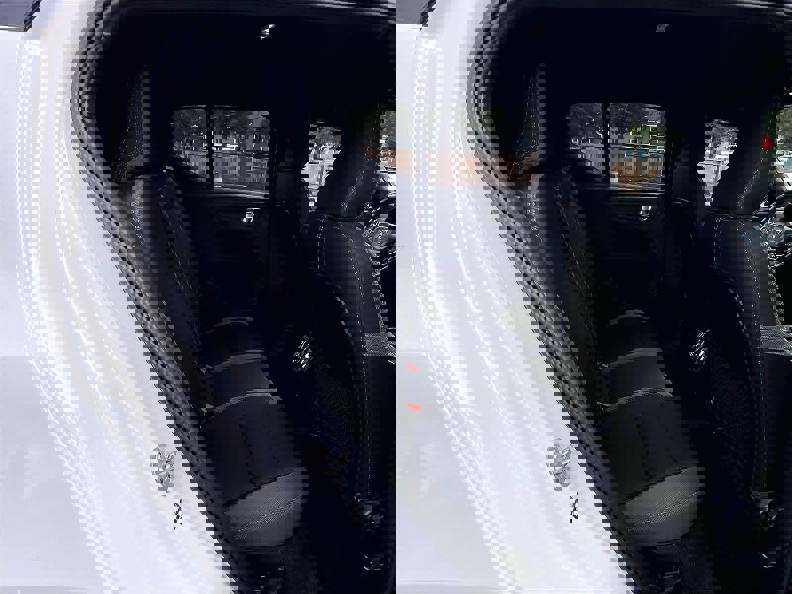 Used 2023 Volvo XC40 Recharge Core w/ Protection Package Premier image 29