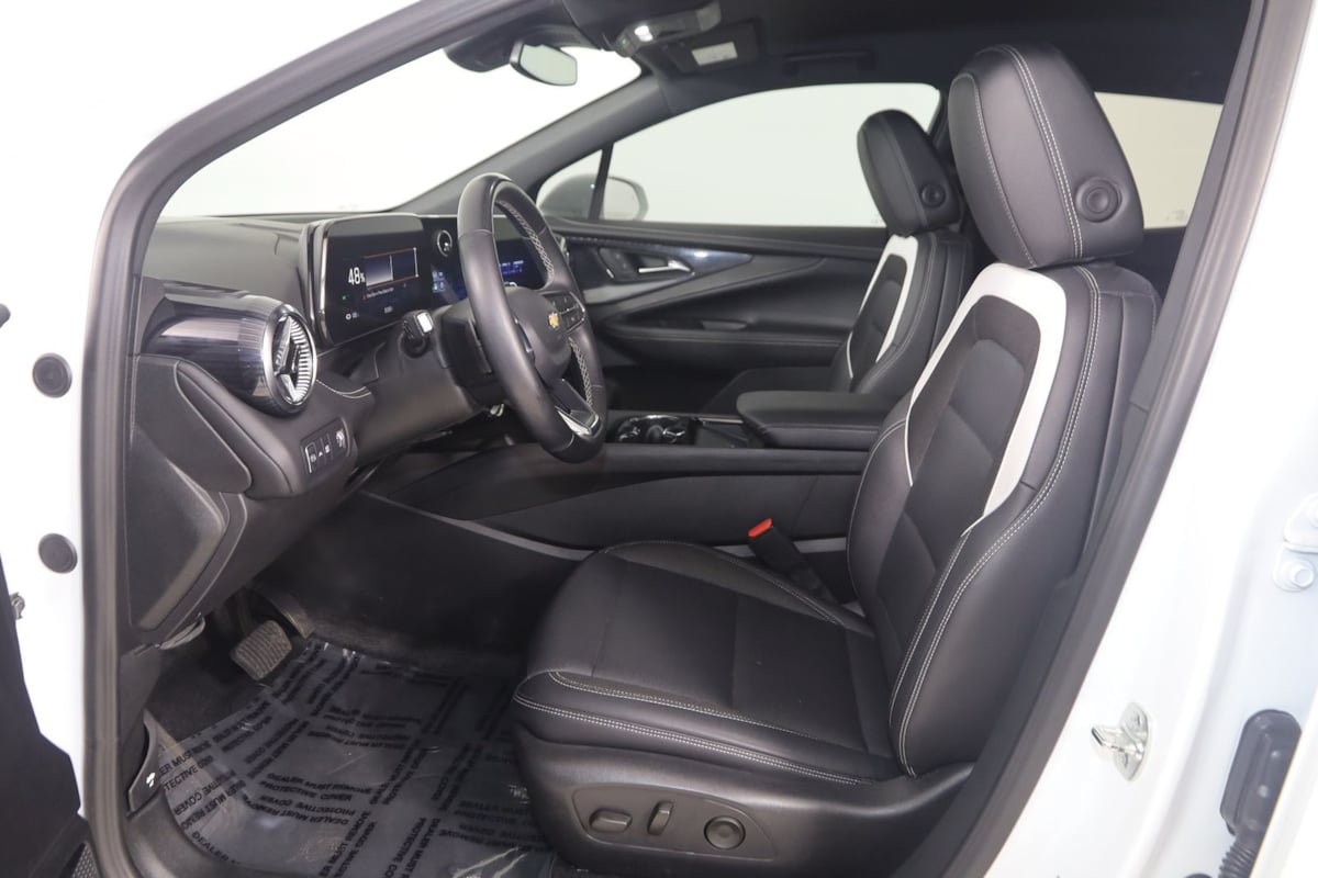 Used 2025 Chevrolet Blazer EV LT AWD/4WD image 11