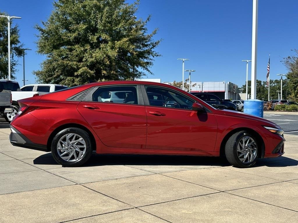 Used 2024 Hyundai Elantra SEL image 5