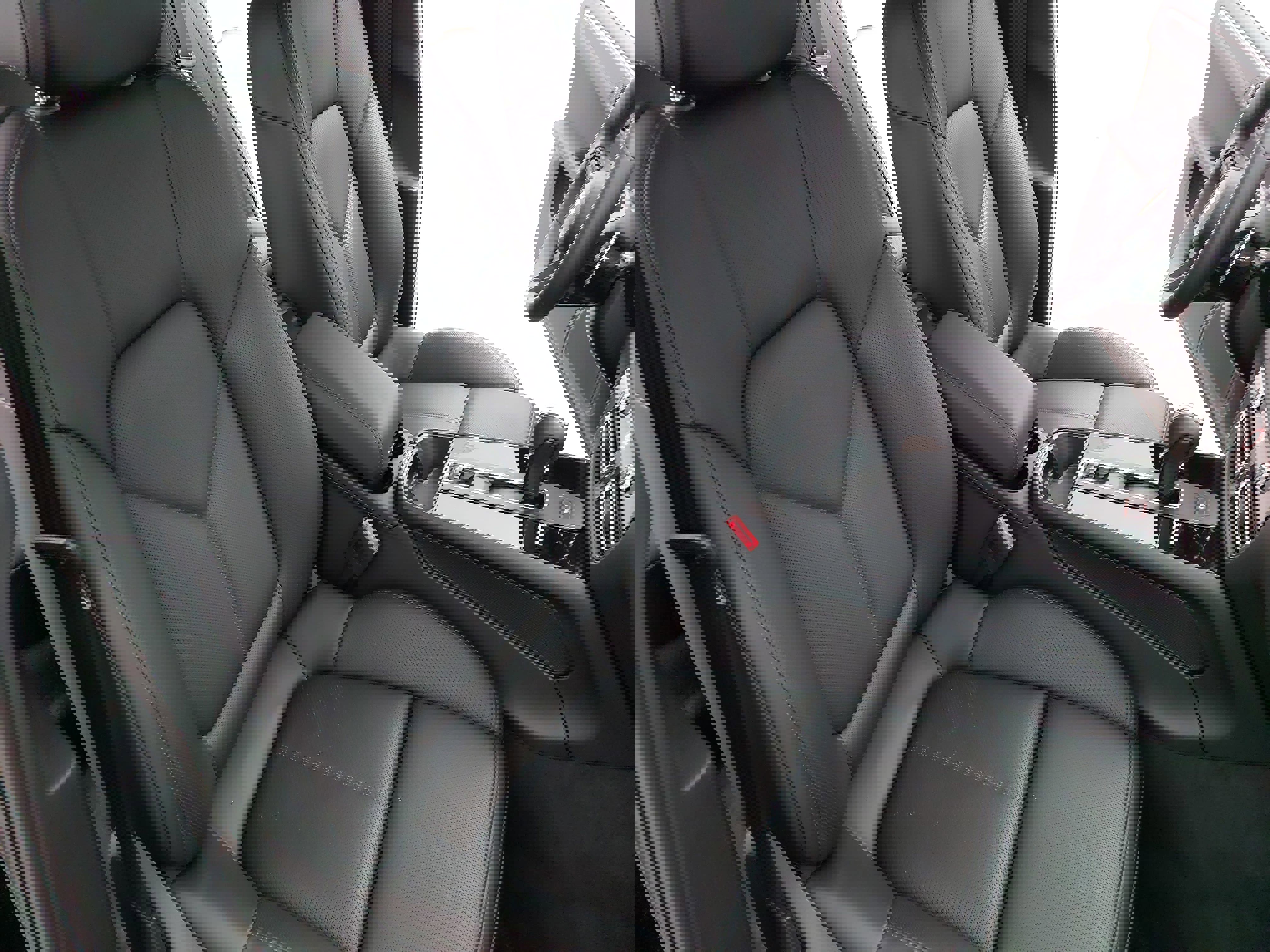 Certified 2026 Porsche Macan image 12