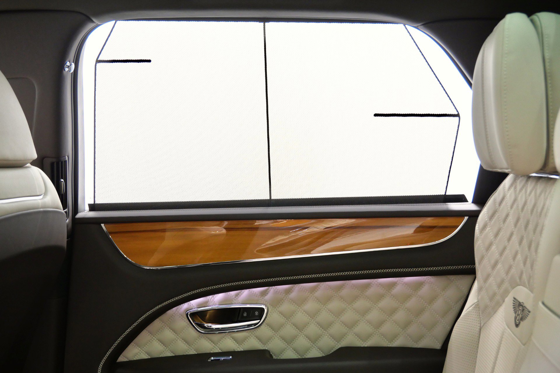 Used 2021 Bentley Bentayga Hybrid -Mulliner Driving Speci image 35