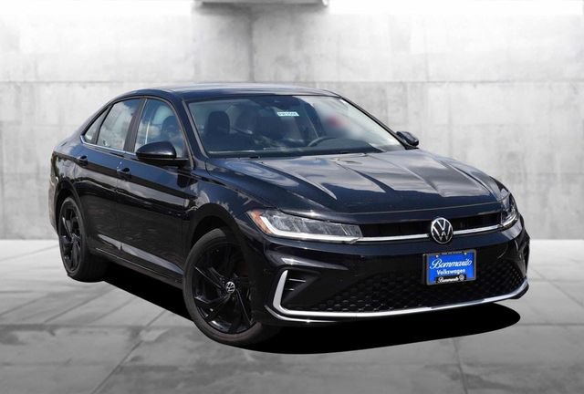 Certified 2025 Volkswagen Jetta SE w/ Sunroof Package FWD image 2