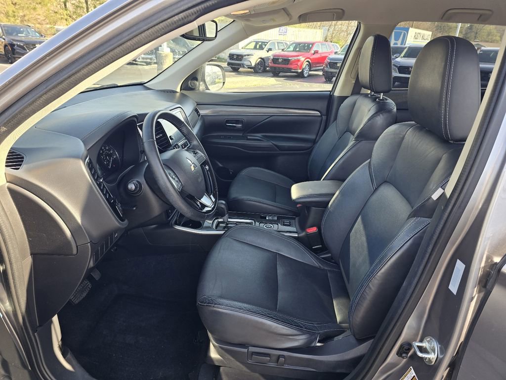 Used 2019 Mitsubishi Outlander SEL image 12