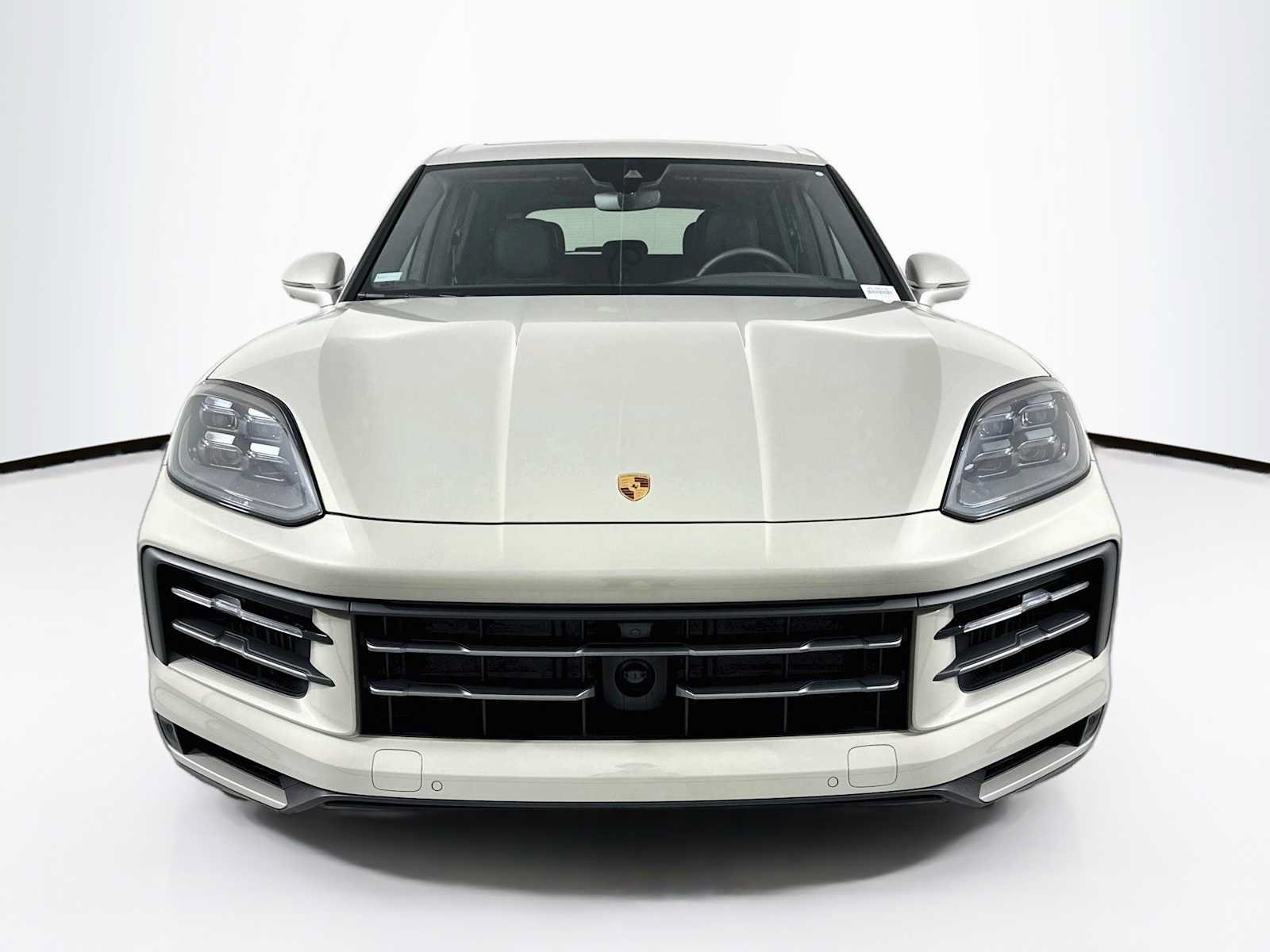 Certified 2025 Porsche Cayenne AWD/4WD image 6