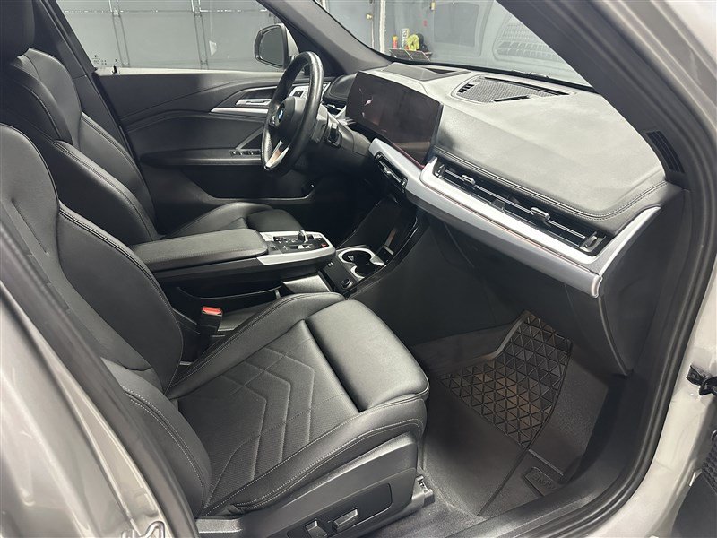 Used 2023 BMW X1 xDrive28i w/ Premium Package AWD/4WD image 11