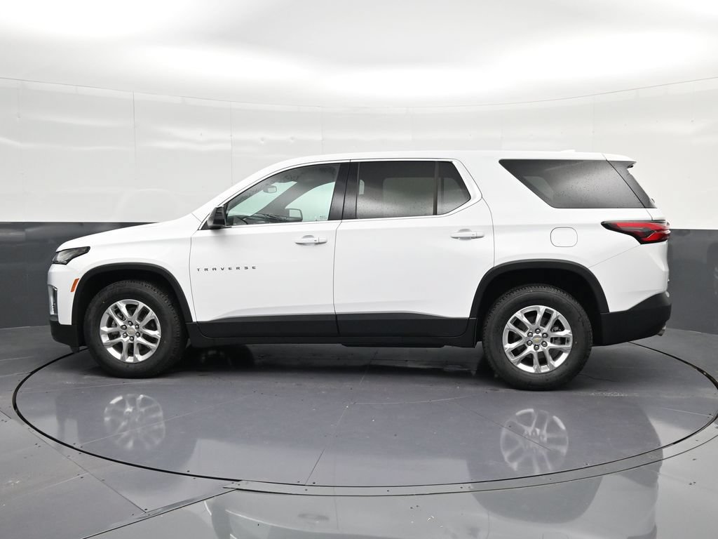 Used 2023 Chevrolet Traverse LS FWD image 9