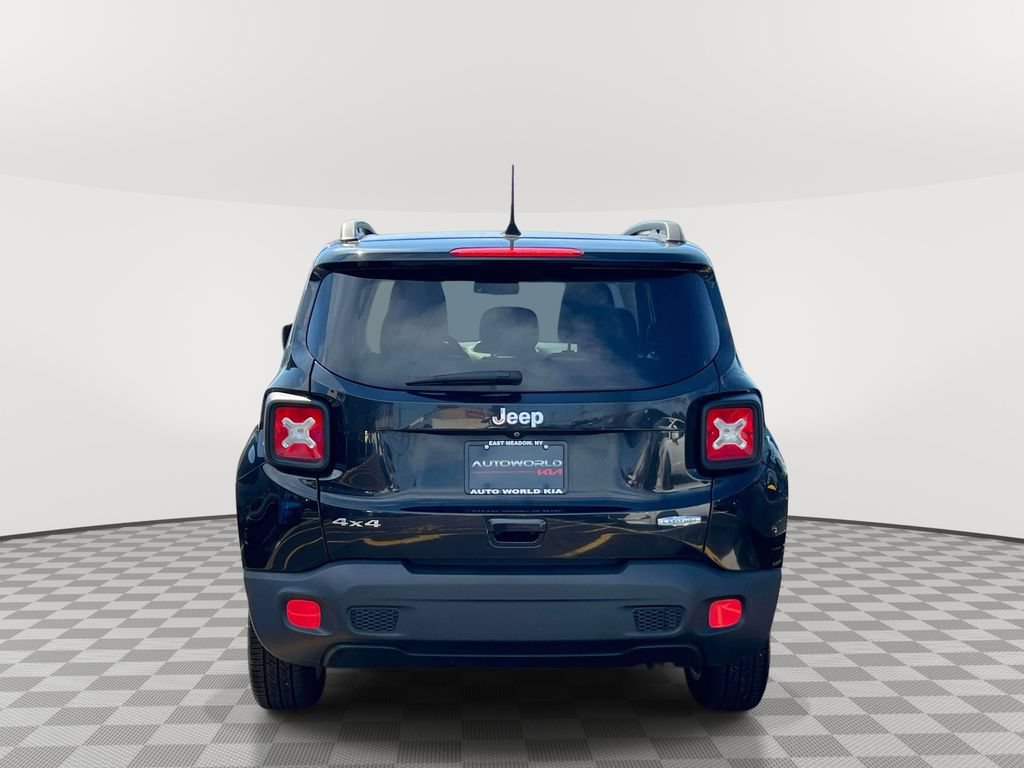 Used 2018 Jeep Renegade Latitude w/ Cold Weather Group AWD/4WD image 6