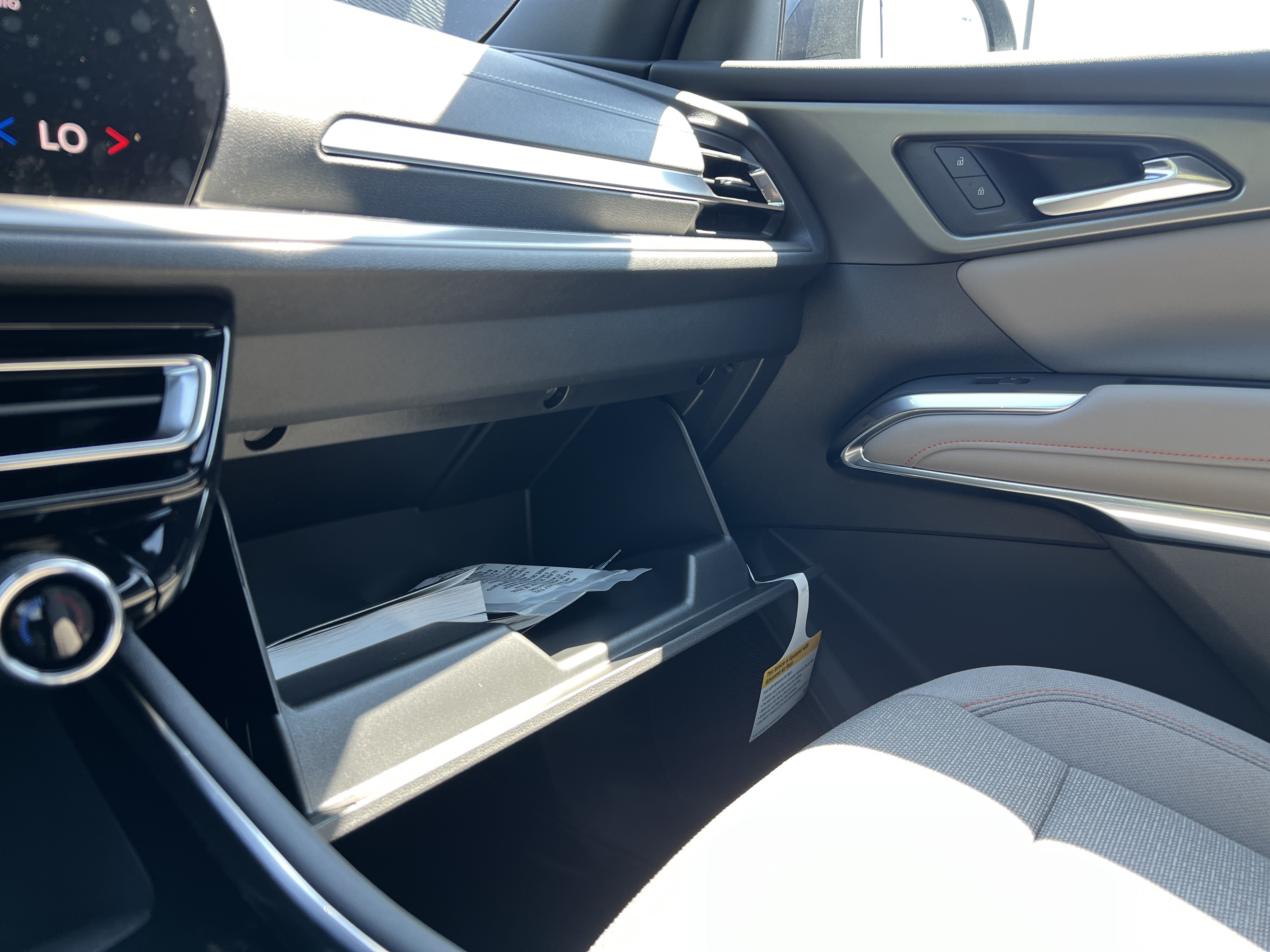 New 2026 Chevrolet Traverse LT w/ Sun and Wheel Package FWD image 29