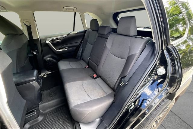 Used 2020 Toyota RAV4 XLE w/ All Weather Liner Package AWD/4WD image 25