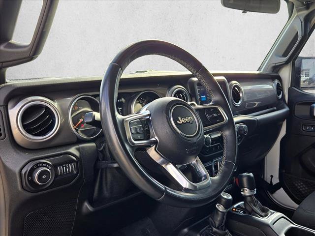 Used 2018 Jeep Wrangler Unlimited Sahara AWD/4WD image 12