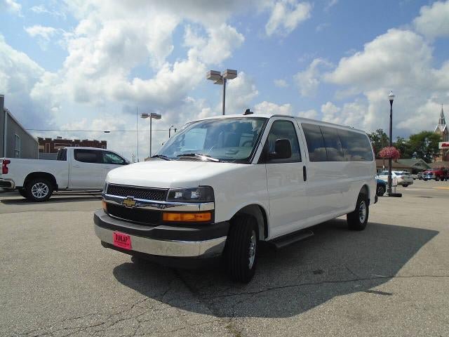 Certified 2025 Chevrolet Express 3500 LT w/ LT Preferred Equipment Group RWD image 3