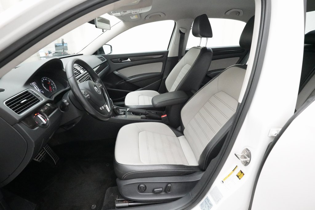Used 2015 Volkswagen Passat 1.8T Sport image 7