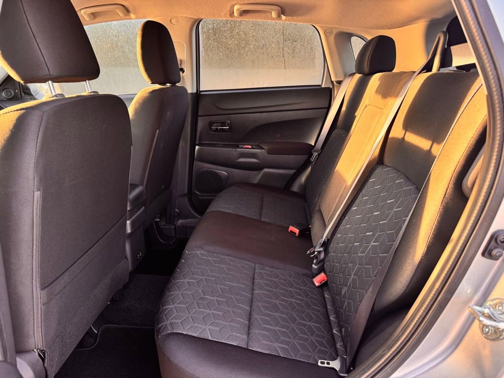 Used 2025 Mitsubishi Outlander Sport LE image 14