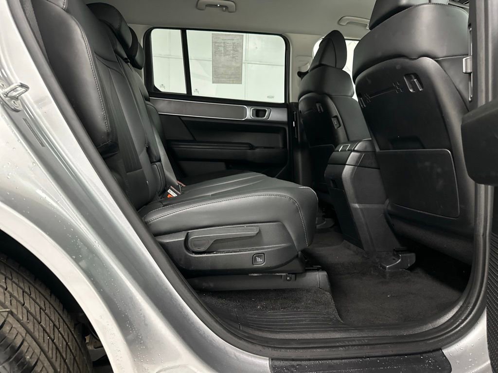 Used 2025 Hyundai Santa Fe SEL image 23