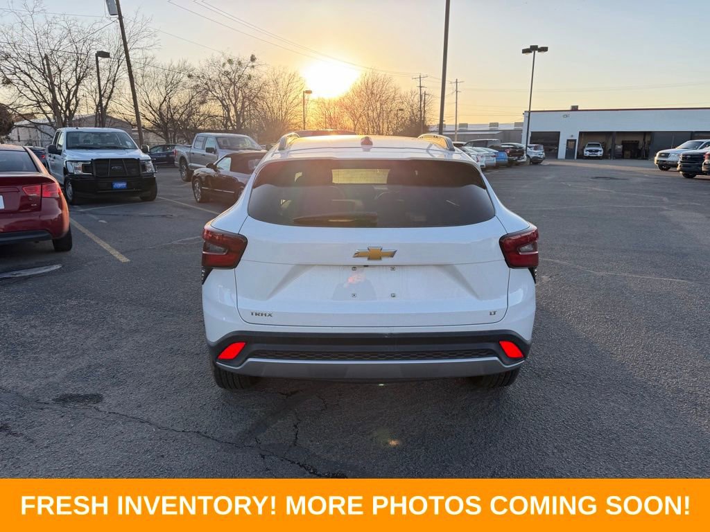 Used 2025 Chevrolet Trax LT image 5