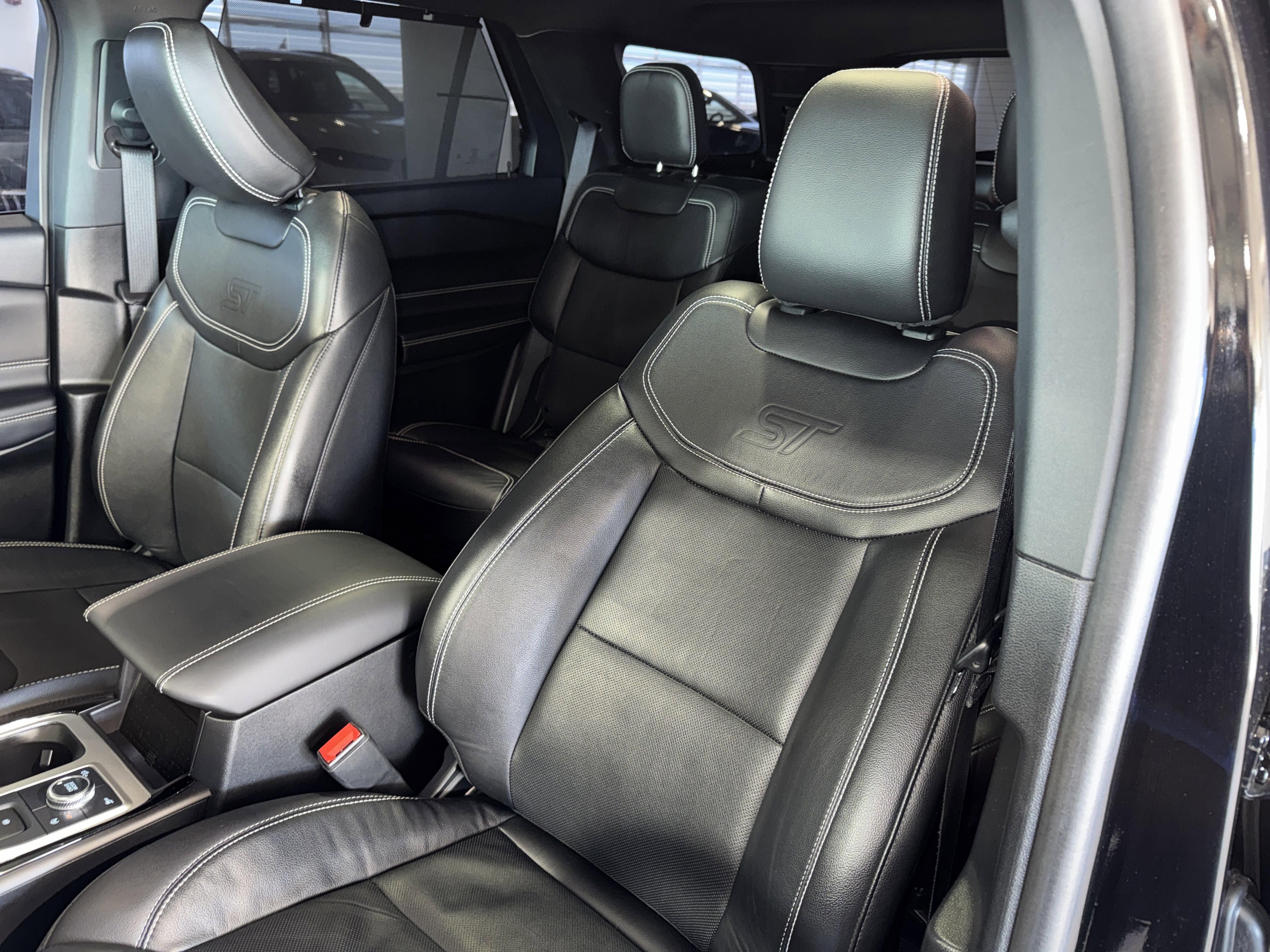 Used 2024 Ford Explorer ST w/ Equipment Group 401A image 34