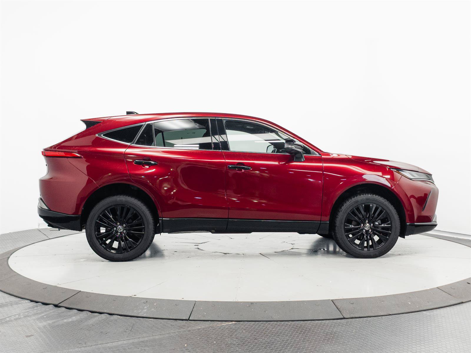 Certified 2024 Toyota Venza Nightshade AWD/4WD image 13