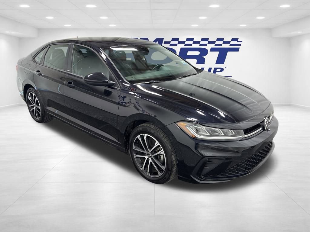 Used 2025 Volkswagen Jetta Sport image 3