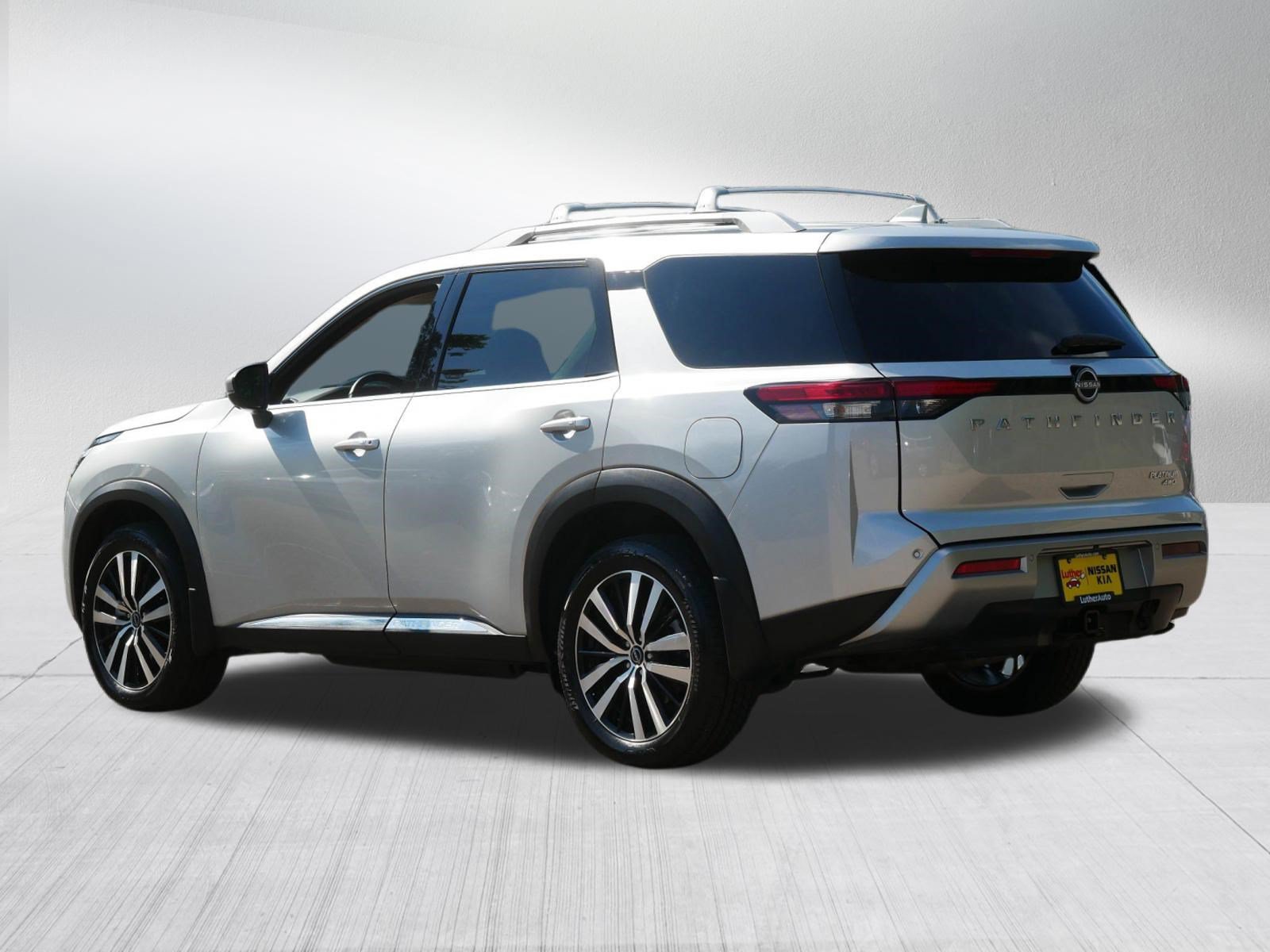 Certified 2025 Nissan Pathfinder Platinum AWD/4WD image 5