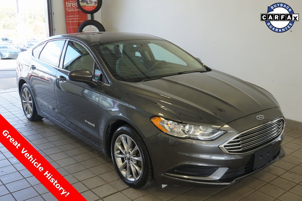 Used 2017 Ford Fusion S image 1