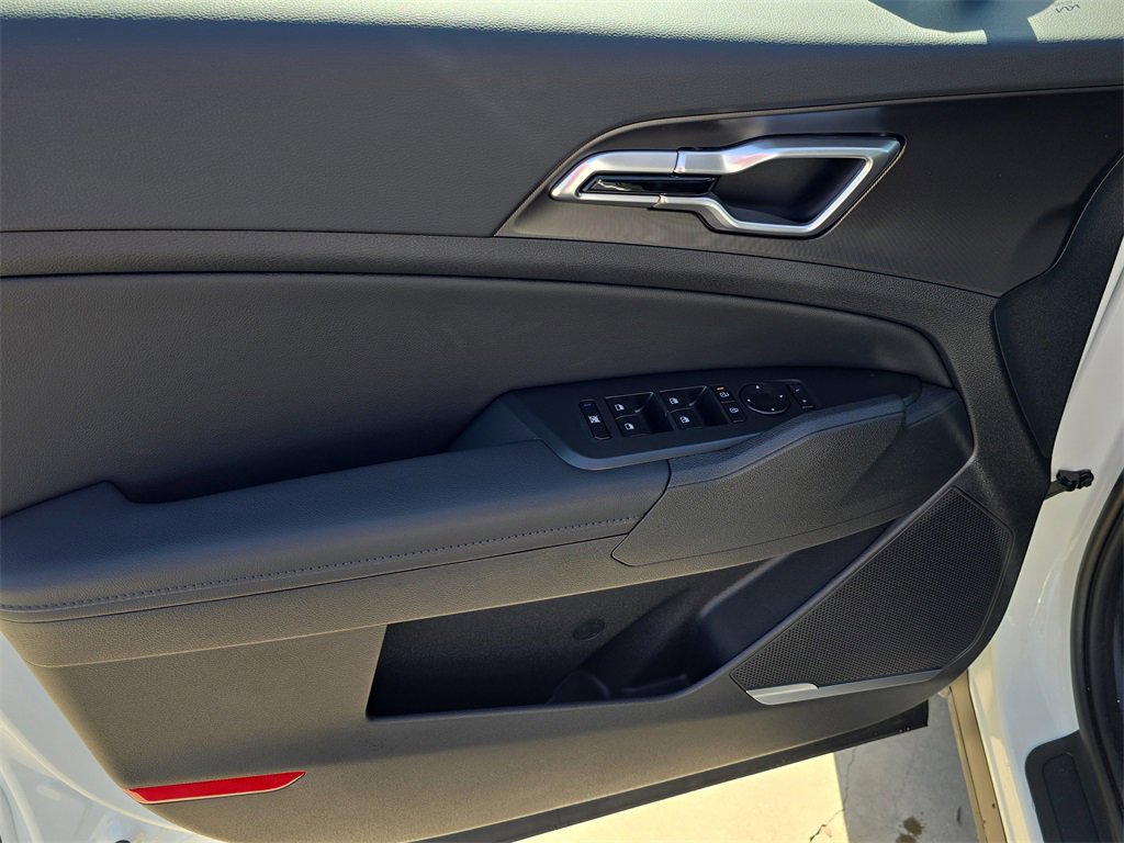 New 2026 Kia Sportage EX image 18