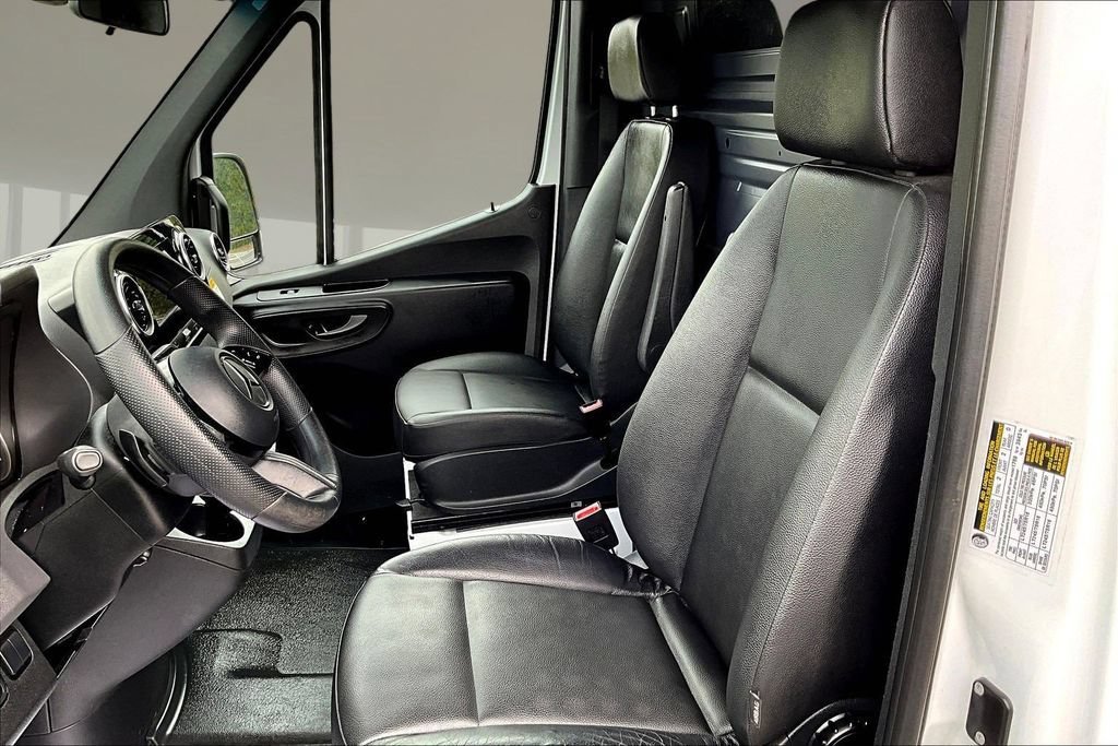 Used 2025 Mercedes-Benz Sprinter 2500 image 17