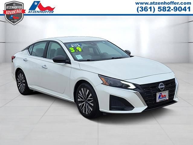 Used 2025 Nissan Altima 2.5 SV