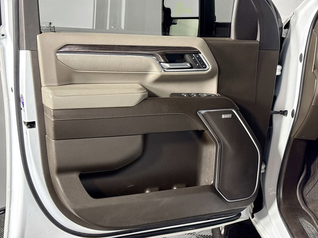 Used 2024 Chevrolet Silverado 3500 LTZ w/ LTZ Convenience Package image 10