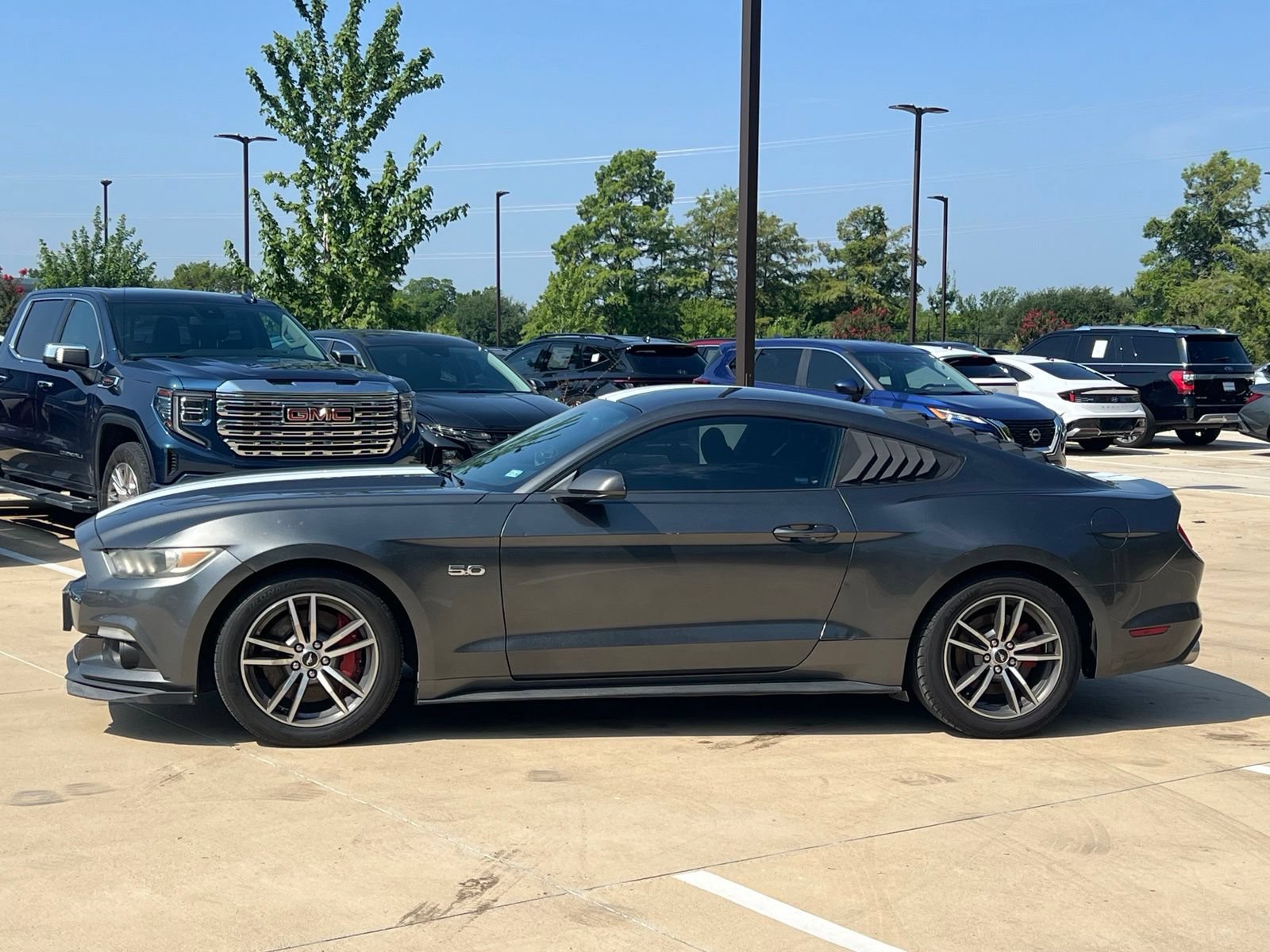 Used 2015 Ford Mustang GT RWD image 6