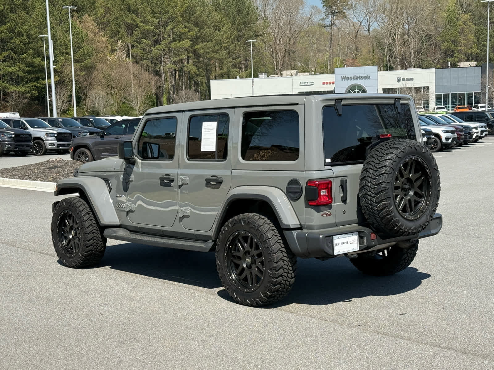 Used 2019 Jeep Wrangler Unlimited Sahara image 4