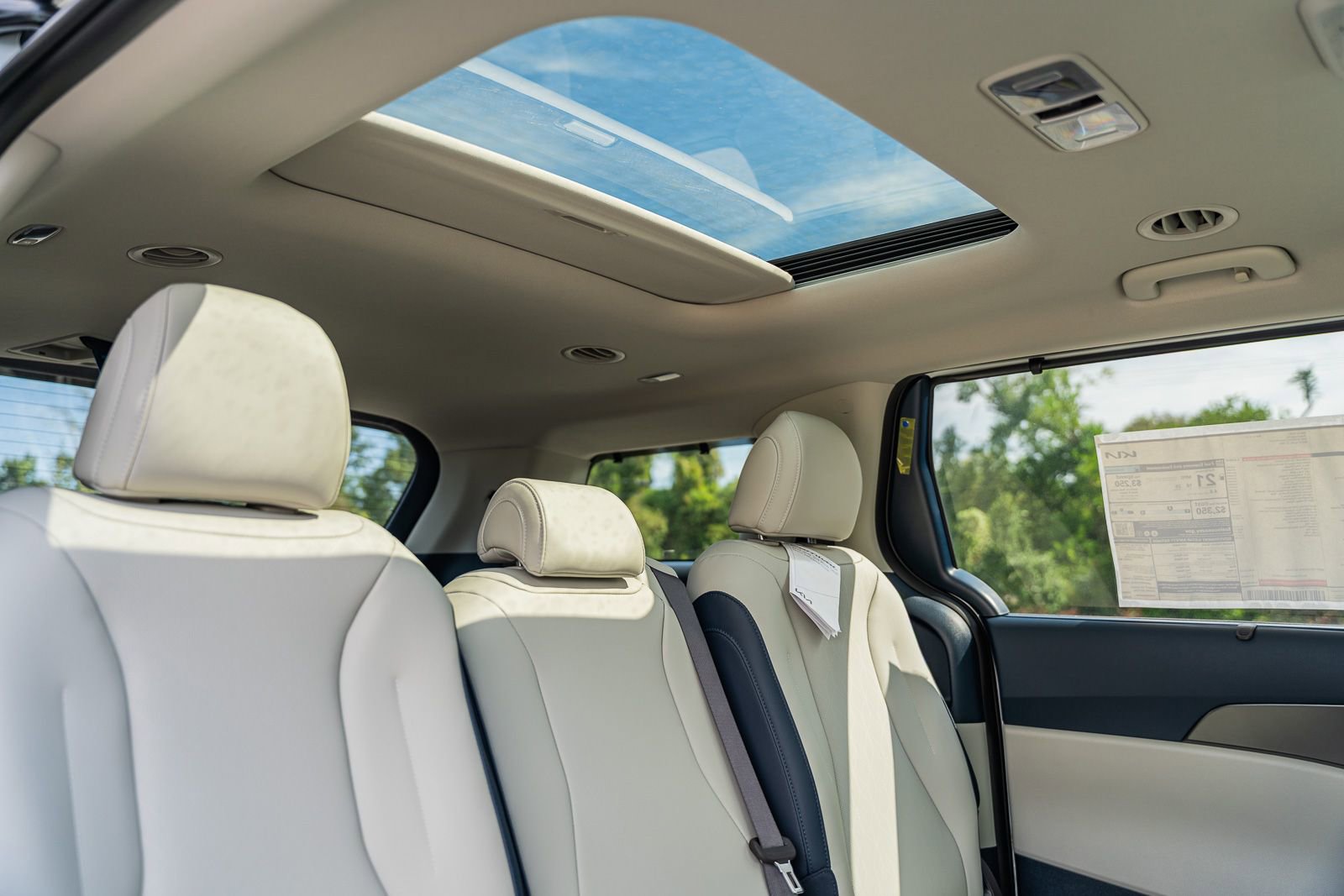 New 2026 Kia Carnival SX w/ SX Dark Edition Package image 9